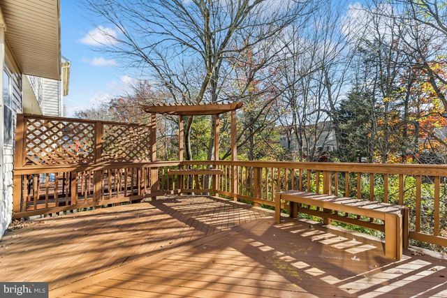 5835 STREAM POND CT, Centreville, VA 20120