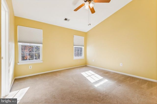 5835 STREAM POND CT, Centreville, VA 20120