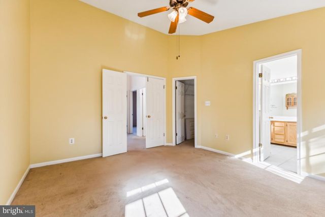 5835 STREAM POND CT, Centreville, VA 20120