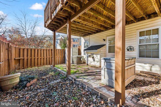 5835 STREAM POND CT, Centreville, VA 20120