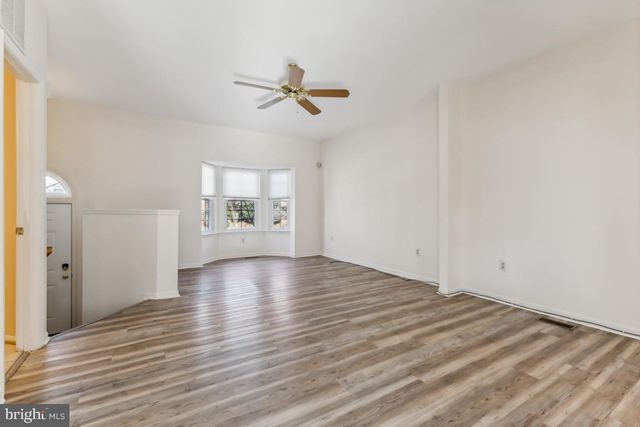 5835 STREAM POND CT, Centreville, VA 20120