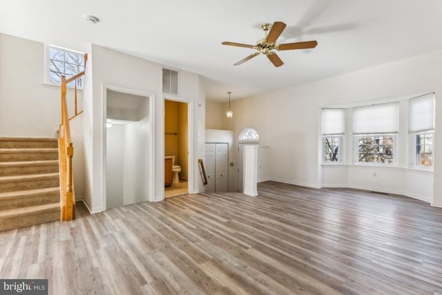 5835 STREAM POND CT, Centreville, VA 20120