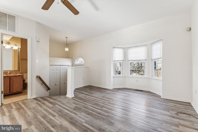 5835 STREAM POND CT, Centreville, VA 20120