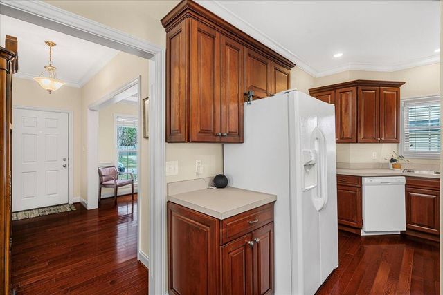 2496 Eastway Drive, Lexington, KY 40503