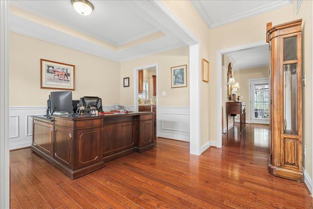 2496 Eastway Drive, Lexington, KY 40503