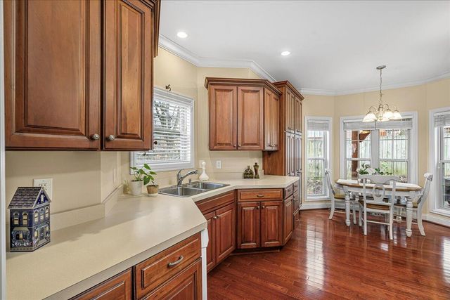 2496 Eastway Drive, Lexington, KY 40503