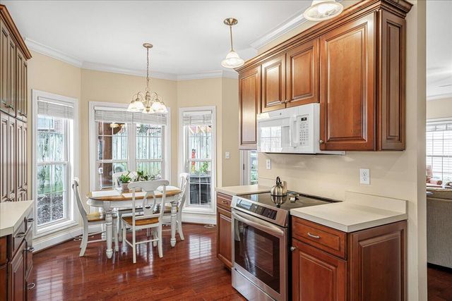 2496 Eastway Drive, Lexington, KY 40503