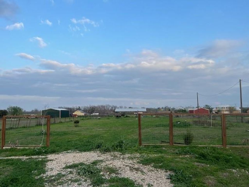 5102 Turnersville RD, Creedmoor, TX 78610