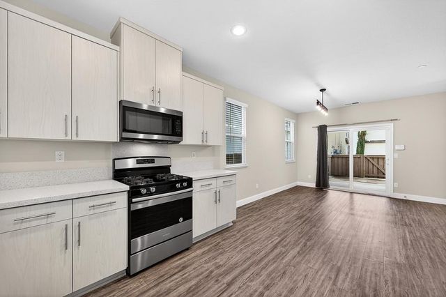 10853 Portico Cir, Rancho Cordova, CA 95670