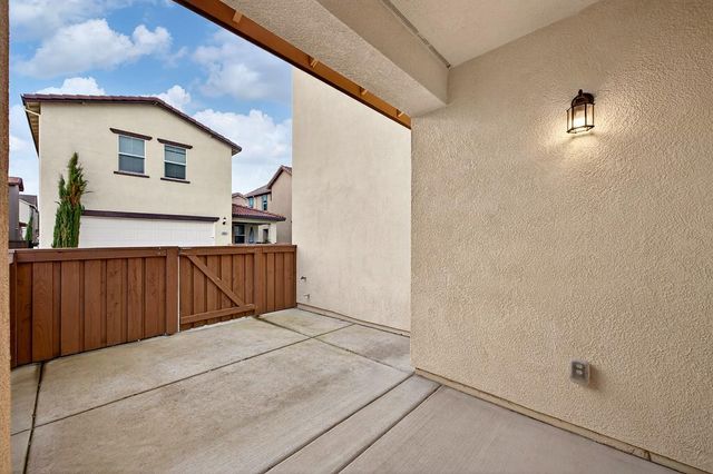 10853 Portico Cir, Rancho Cordova, CA 95670