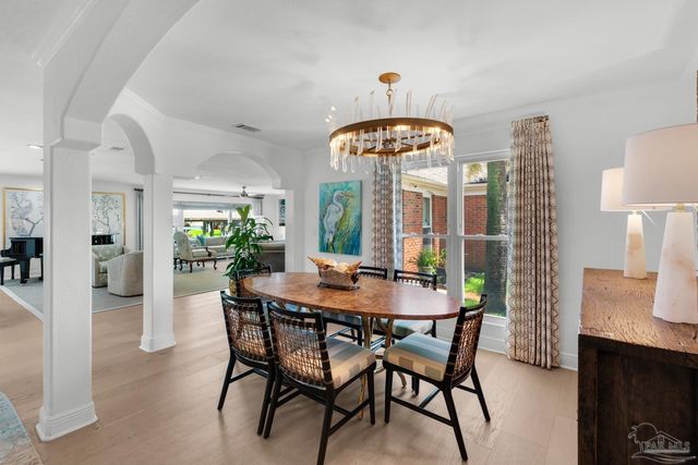 934 Aquamarine Dr, Gulf Breeze, FL 32563
