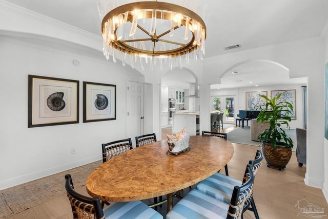 934 Aquamarine Dr, Gulf Breeze, FL 32563