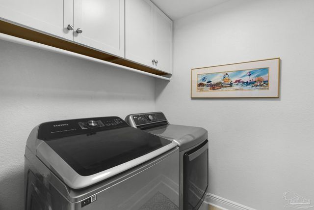 934 Aquamarine Dr, Gulf Breeze, FL 32563