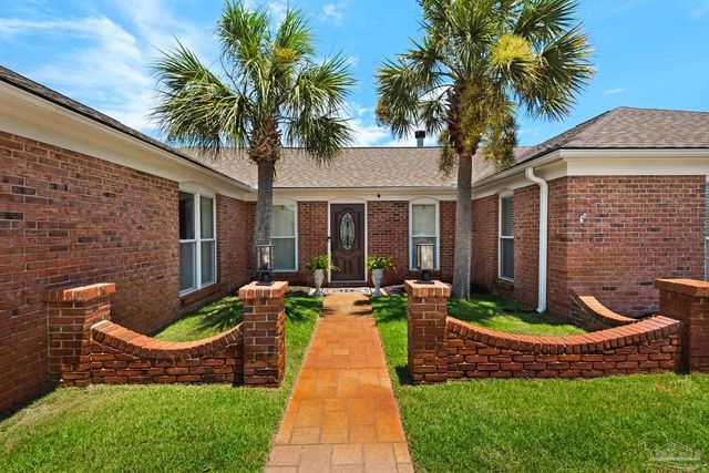 934 Aquamarine Dr, Gulf Breeze, FL 32563