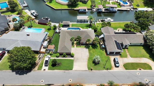 934 Aquamarine Dr, Gulf Breeze, FL 32563