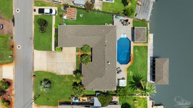934 Aquamarine Dr, Gulf Breeze, FL 32563