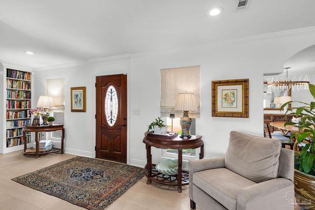 934 Aquamarine Dr, Gulf Breeze, FL 32563