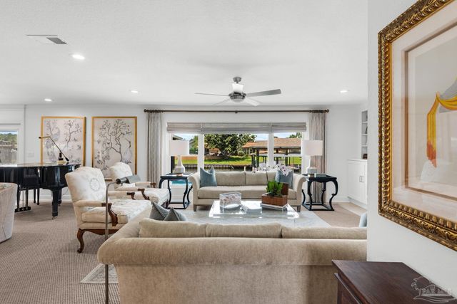 934 Aquamarine Dr, Gulf Breeze, FL 32563