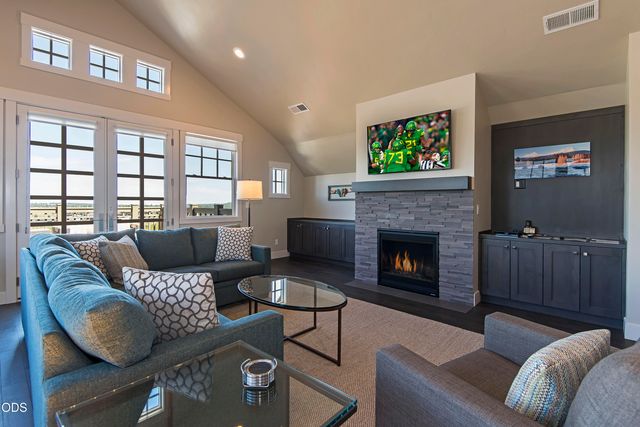 19238 Solomon Drive, Bend, OR 97702