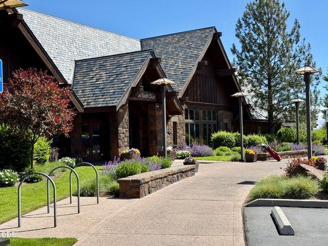 19238 Solomon Drive, Bend, OR 97702