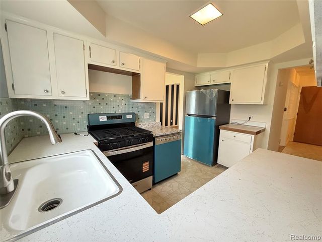 3622 Dawn Drive, Warren, MI 48092
