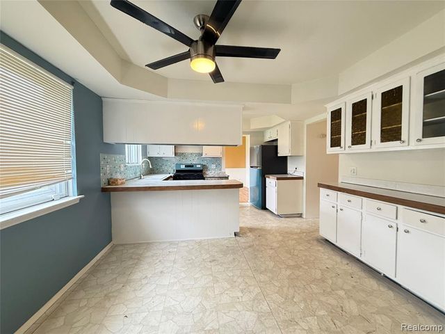 3622 Dawn Drive, Warren, MI 48092