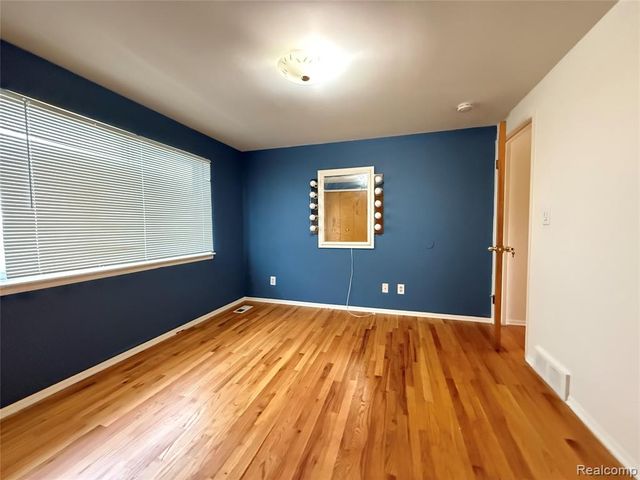 3622 Dawn Drive, Warren, MI 48092