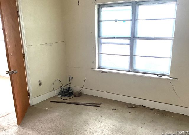 1326 NW 23rd St, San Antonio, TX 78207