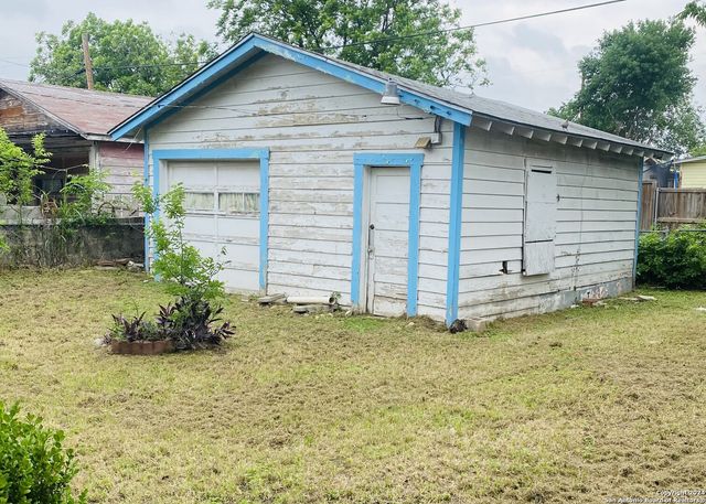 1326 NW 23rd St, San Antonio, TX 78207