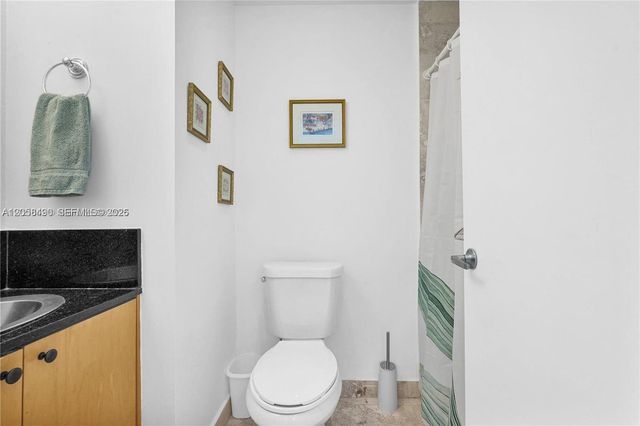 200 Washington Avenue 15, Miami Beach, FL 33139