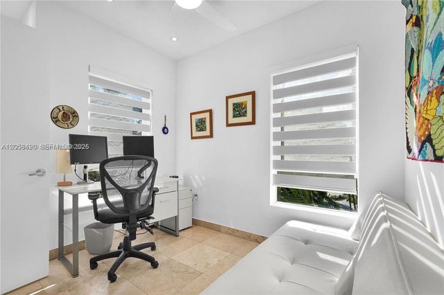 200 Washington Avenue 15, Miami Beach, FL 33139