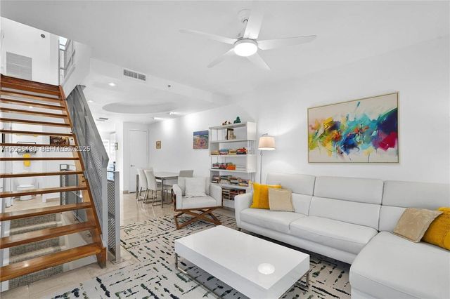 200 Washington Avenue 15, Miami Beach, FL 33139