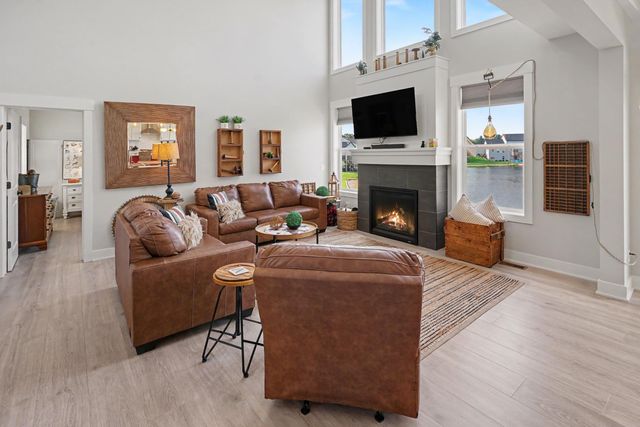 12623 Manchester Drive, Grand Haven, MI 49417