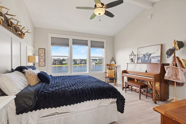 12623 Manchester Drive, Grand Haven, MI 49417