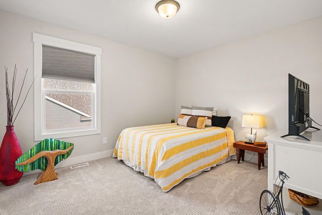12623 Manchester Drive, Grand Haven, MI 49417