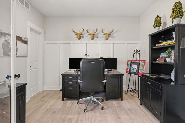 12623 Manchester Drive, Grand Haven, MI 49417
