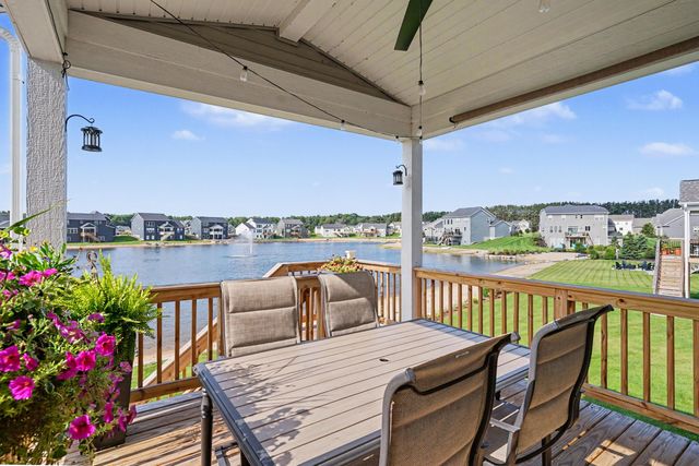 12623 Manchester Drive, Grand Haven, MI 49417