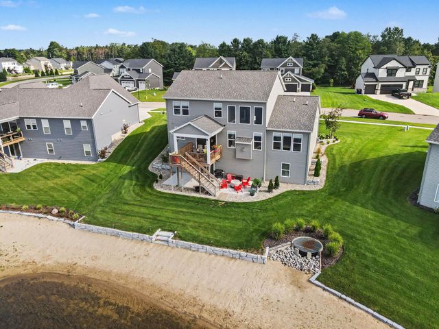 12623 Manchester Drive, Grand Haven, MI 49417