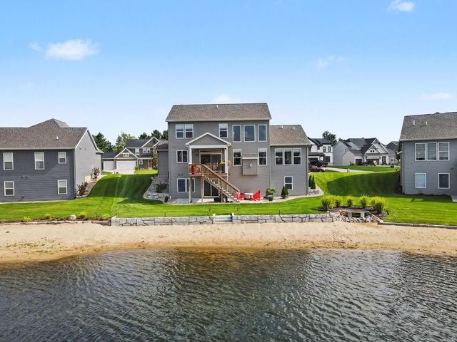 12623 Manchester Drive, Grand Haven, MI 49417