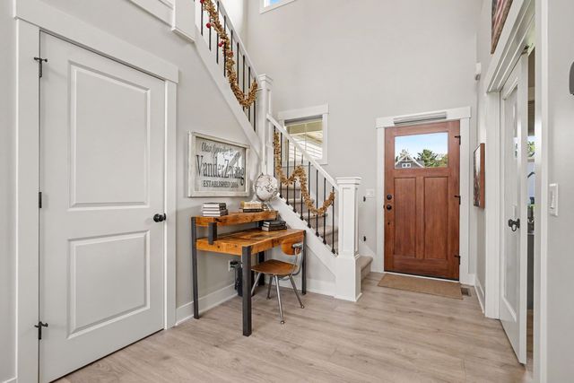 12623 Manchester Drive, Grand Haven, MI 49417