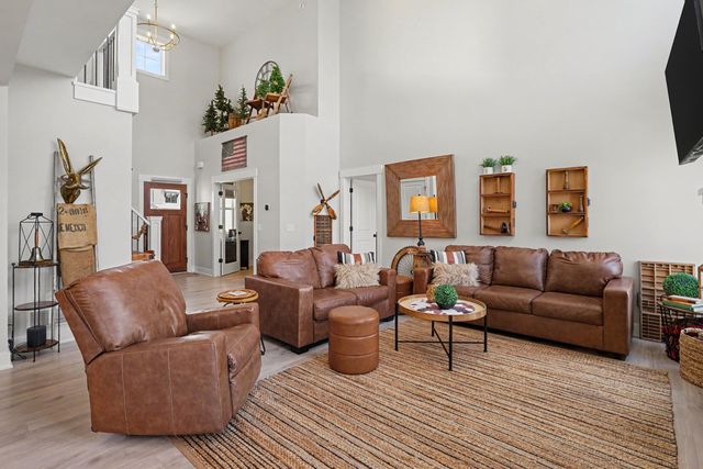 12623 Manchester Drive, Grand Haven, MI 49417