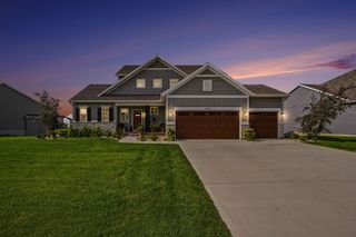 12623 Manchester Drive, Grand Haven, MI 49417