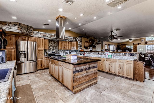 6931 E Cam Garcia, Sierra Vista, AZ 85650