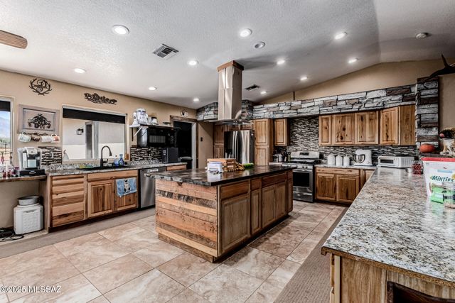 6931 E Cam Garcia, Sierra Vista, AZ 85650