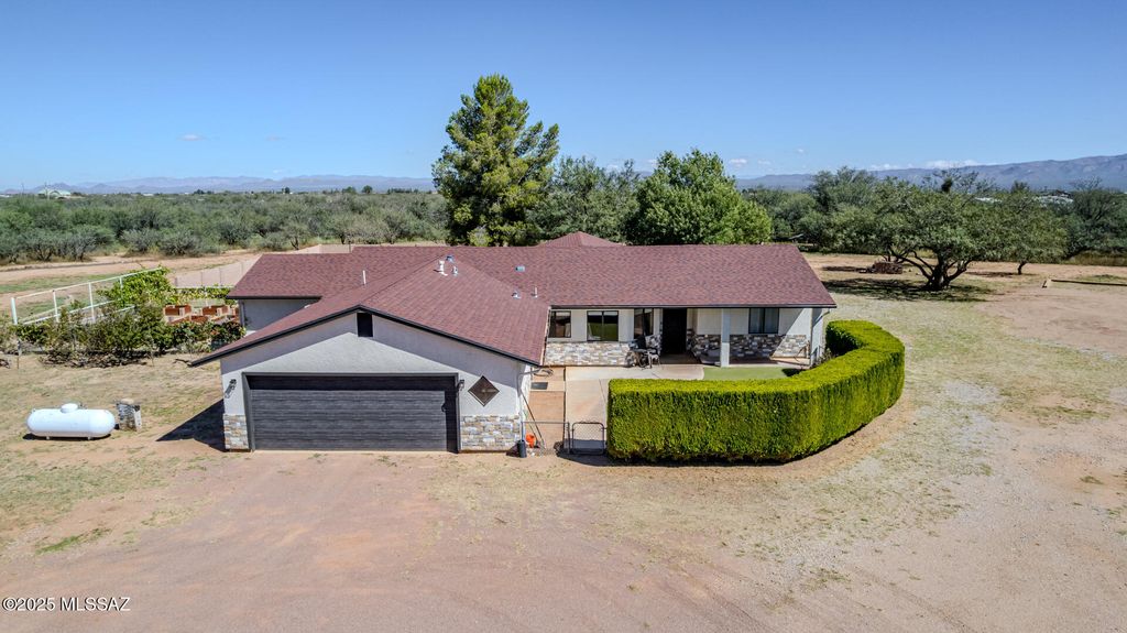 6931 E Cam Garcia, Sierra Vista, AZ 85650