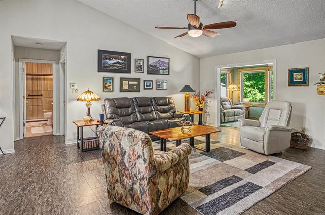 11 Alicante Ln, Hot Springs, AR 71909
