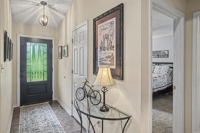 11 Alicante Ln, Hot Springs, AR 71909