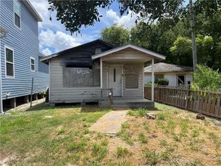 816 Mesquite St, Robstown, TX 78380