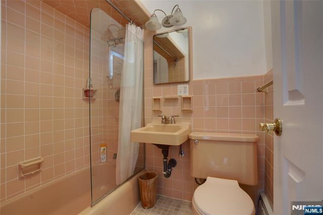 941 Edgewater Avenue, Ridgefield, NJ 07657