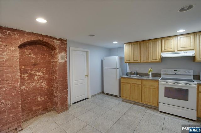 941 Edgewater Avenue, Ridgefield, NJ 07657